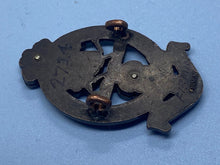 Load image into Gallery viewer, Original British Army Princess of Wales's Yorkshire Regiment Bronze Cap Bad - The Militaria Shop