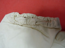 Charger l'image dans la galerie, Original WW2 British Army Gunners Winter White Gloves - Dated 1941 - The Militaria Shop