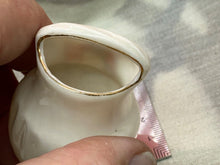 Lade das Bild in den Galerie-Viewer, Original Vintage Crested China Ware Cup - VECTIS - Isle of Wight - The Militaria Shop