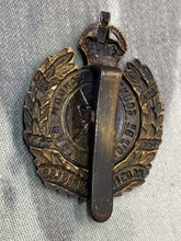 Load image into Gallery viewer, Original WW1 British Army 10th Btn City of London Paddington Rifles Cap Badge - The Militaria Shop