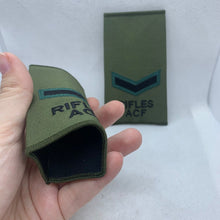 Load image into Gallery viewer, Rifles ACF OD Green Rank Slides / Epaulette Pair Genuine British Army - NEW - The Militaria Shop