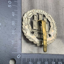 Charger l'image dans la galerie, Original WW2 British Army Northamptonshire Regiment Cap Badge - The Militaria Shop