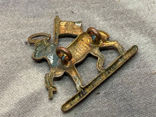 Load image into Gallery viewer, Original WW1 / WW2 British Army - Queen's West Surrey Regiment Collar Badge - The Militaria Shop