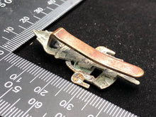 Charger l'image dans la galerie, Original WW2 British Army Royal Army Education Corps RAEC Cap Badge - The Militaria Shop