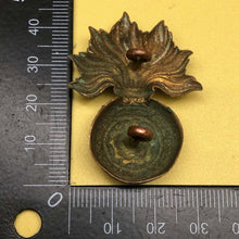 Charger l'image dans la galerie, Original Victorian Era British Army The Royal Fusiliers Cap Badge - The Militaria Shop
