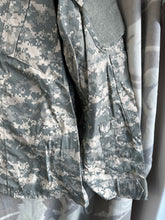 Charger l'image dans la galerie, Vintage US Army Combat Uniform Tactical Digital Camouflage Jacket - Small / Long - The Militaria Shop