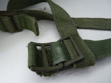 Lade das Bild in den Galerie-Viewer, Original WW2 British Army 44 Pattern Shoulder Cross Straps Set - 1945 Dated - The Militaria Shop