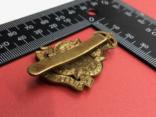 Load image into Gallery viewer, Original WW1 British Army Sussex Yeomanry Cap Badge - The Militaria Shop