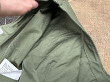 Charger l'image dans la galerie, Original US Army M-1951 Field Jacket Smock Hood - WW2 44 Pattern - New Old Stock - The Militaria Shop