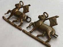 Load image into Gallery viewer, Original WW2 British Army Collar Badges Pair - Queen's Royal Regiment - The Militaria Shop