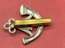 Load image into Gallery viewer, WW1 / WW2 British Army White Metal Light Infantry Cap Badge. - The Militaria Shop