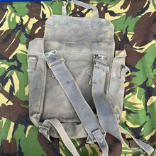 Load image into Gallery viewer, Original WW2 British Army / RAF 37 Pattern Small Pack & L Strap Set - 1945 D - The Militaria Shop