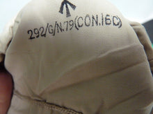 Load image into Gallery viewer, Original WW2 British Army Gunners Winter White Gloves - The Militaria Shop