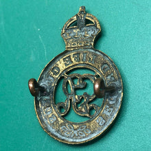 Load image into Gallery viewer, Original WW1 British Army Second Life Guards Cap Badge George V - The Militaria Shop