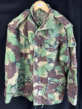 Charger l'image dans la galerie, Original British Army 1968 68 Pattern DPM Combat Jacket Smock - 40" Chest - The Militaria Shop