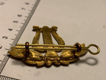 Load image into Gallery viewer, Musicians Badge - British Army Staybrite Cap Badge - The Militaria Shop