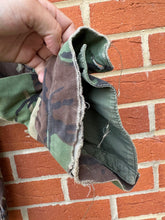 Load image into Gallery viewer, Original British Army 1968 Pattern Combat Smock Jacket - Size 1 - 40" Chest - The Militaria Shop