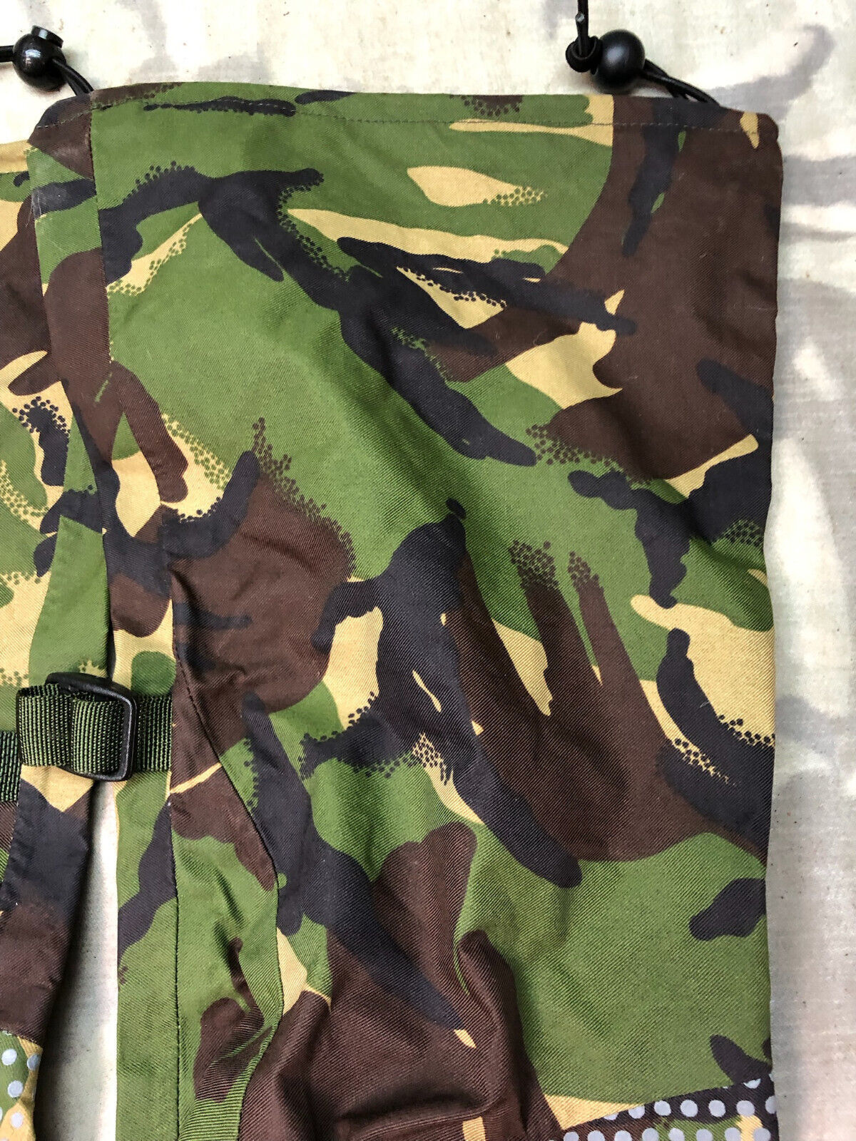 Genuine British Army DPM Camouflaged Goretex Outer Mittens - Size - Medium - The Militaria Shop