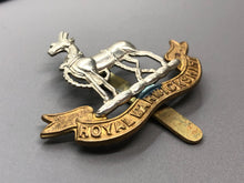 Load image into Gallery viewer, Original WW2 British Army Royal Warwickshire Cap Badge - The Militaria Shop