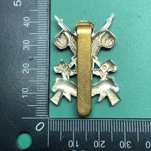 Load image into Gallery viewer, Original WW2 British Army 3rd Carabiniers Regiment Cap Badge - The Militaria Shop