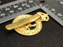Load image into Gallery viewer, Original WW2 British Army Hertfordshire Regiment Cap Badge - The Militaria Shop