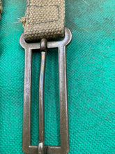 Charger l'image dans la galerie, Original WW2 British Army 37 Pattern Brace Adaptors Pair - 1941 Dated - The Militaria Shop