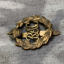 Load image into Gallery viewer, Original WW2 British Army Royal Armoured Corps Cap Badge - The Militaria Shop