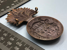 Charger l'image dans la galerie, British Army Victorian Royal Dublin Fusiliers Cap Badge - The Militaria Shop