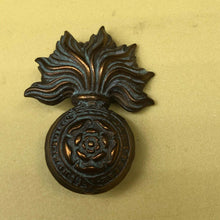 Lade das Bild in den Galerie-Viewer, Original Victorian Era British Army The Royal Fusiliers Cap Badge - The Militaria Shop