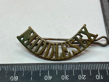 Load image into Gallery viewer, British Army WW1 MIDDLESEX Regiment Brass Shoulder Title - The Militaria Shop
