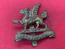 Load image into Gallery viewer, Original WW1 / WW2 British Army Brenockshire Regiment Cap Badge - The Militaria Shop