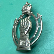 Load image into Gallery viewer, Original WW2 British Army Cap Badge - Royal Armoured Corps - Kings Crown - The Militaria Shop