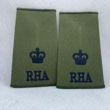 Lade das Bild in den Galerie-Viewer, RHA Royal Horse OD Green Rank Slides / Epaulette Pair Genuine British Army - NEW - The Militaria Shop