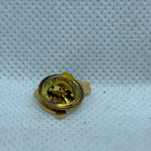 Charger l'image dans la galerie, RAF 100 Squadron - NEW British Army Military Cap/Tie/Lapel Pin Badge #80 - The Militaria Shop