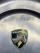 Charger l'image dans la galerie, Allied Mobile Force Commemorative Plate with Enamel Badge - ALLY EXPRESS Turkey - The Militaria Shop