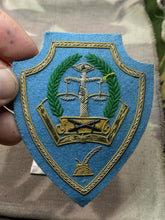 Charger l'image dans la galerie, Large Unknown Regimental / Military Bullion Blazer Badge - The Militaria Shop