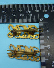Charger l'image dans la galerie, WW1 British Army Royal Army Pay Corps RAPC Original Brass Shoulder Titles. - The Militaria Shop