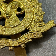 Load image into Gallery viewer, Rocky Mountain Rangers - Kloshe Nanitch - Genuine Canadian Army Cap Badge - The Militaria Shop