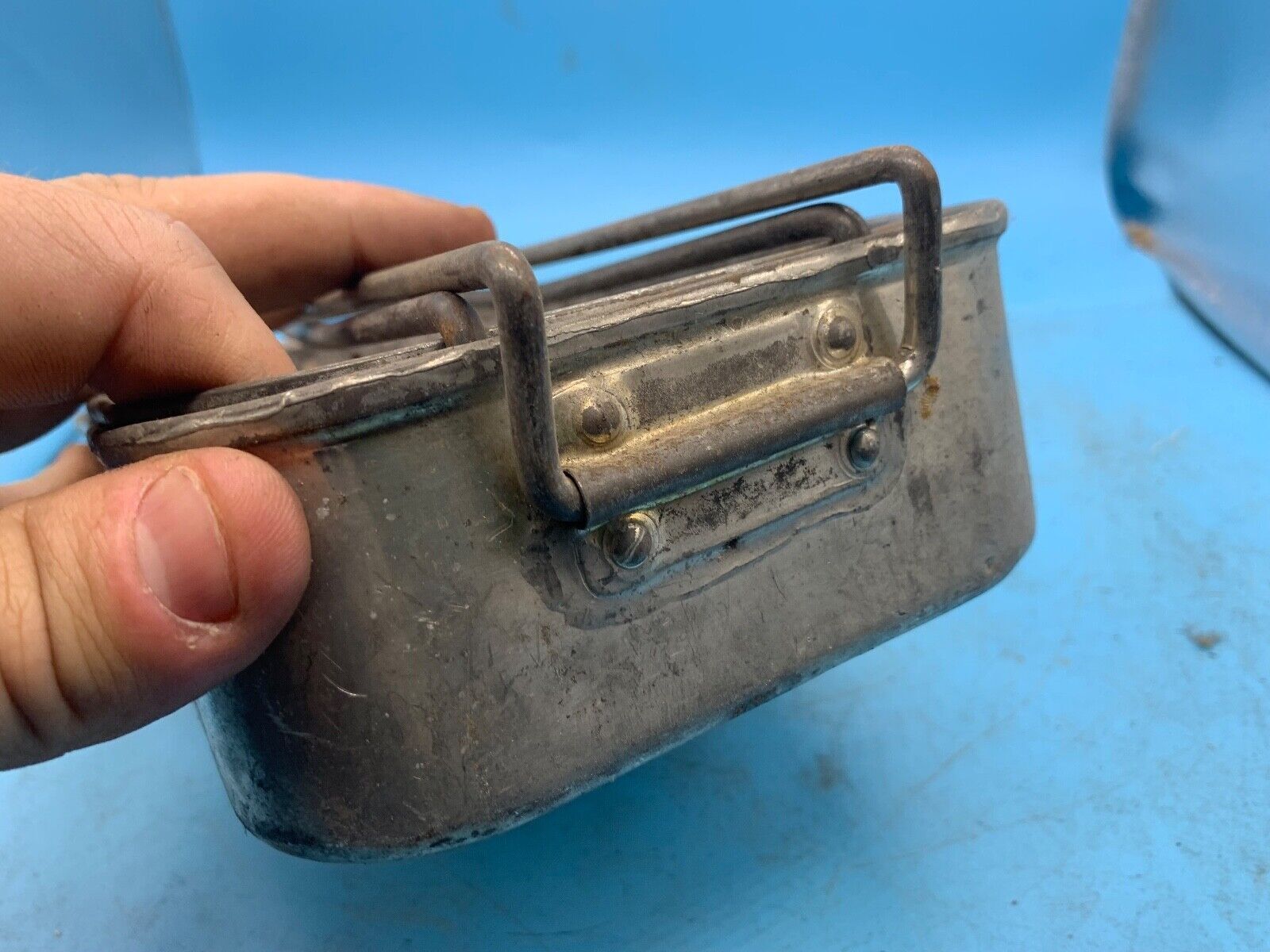 Original WW2 British Army Soldiers Mess Tin Set - Two Piece - Fold Out Handles - The Militaria Shop