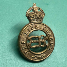 Load image into Gallery viewer, Original British Army Edward VIII The Life Guards Cap Badge - The Militaria Shop