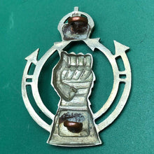 Load image into Gallery viewer, Original WW2 British Army Cap Badge - Royal Armoured Corps - Kings Crown - The Militaria Shop