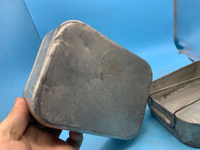 Lade das Bild in den Galerie-Viewer, Original WW2 British Army Soldiers Mess Tin Set - Two Piece - Fold Out Handles - The Militaria Shop