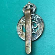 Load image into Gallery viewer, Original WW1 British Army Life Guards Cap Badge George V - The Militaria Shop