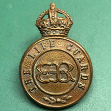 Load image into Gallery viewer, Original British Army Edward VIII The Life Guards Cap Badge - The Militaria Shop