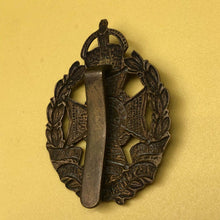 Load image into Gallery viewer, Original WW1 British Army 7th/ 8th Battalions West Yorkshire Regiment Cap Badge - The Militaria Shop