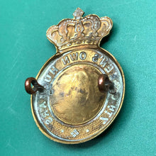 Charger l'image dans la galerie, Original Victorian British Army Cap Badge - 7th Queen's Own Hussars - The Militaria Shop