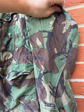 Load image into Gallery viewer, Original British Army 1968 Pattern Combat Smock Jacket - Size 1 - 40" Chest - The Militaria Shop