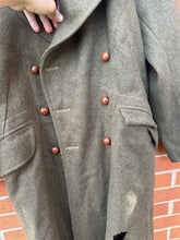 Load image into Gallery viewer, Original WW2 British Army Officers Greatcoat - Captain Rank Pips - 38" Ches - The Militaria Shop