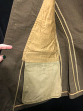 Lade das Bild in den Galerie-Viewer, Original WW2 US Army Class A Dress Jacket 1942 - Private Ryan Prop - 37" Lo - The Militaria Shop