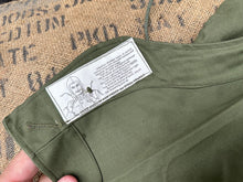 Charger l'image dans la galerie, Original US Army M-1951 Field Jacket Smock Hood - WW2 44 Pattern - New Old Stock - The Militaria Shop